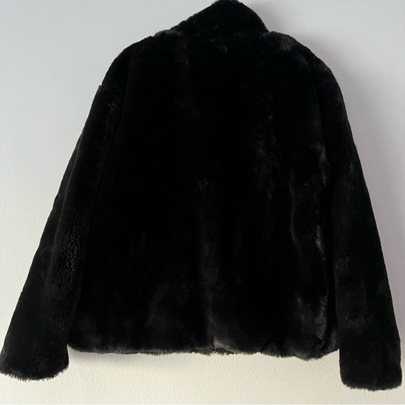 Nike Women's Sportswear Plush Faux Fur Swoosh Jacket XS - Picture 16 of 16